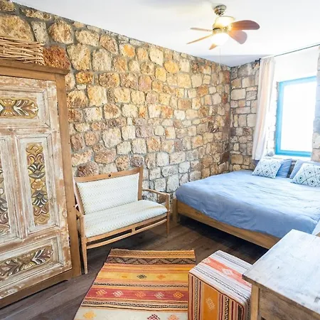 Assos Sazli Stone House *